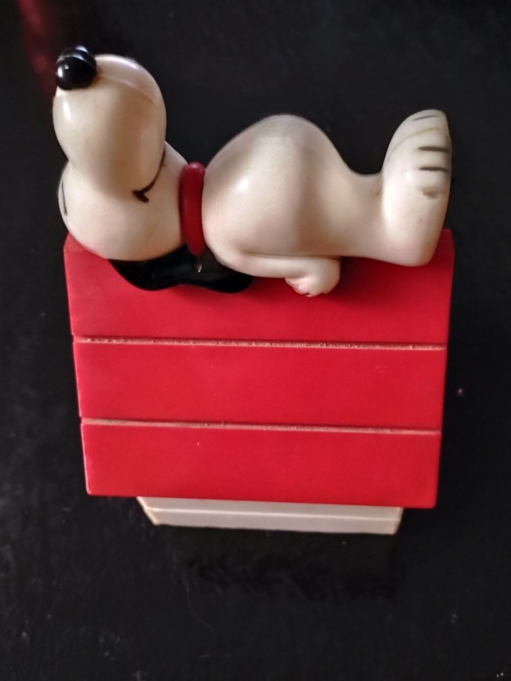 Vintage Peanuts Snoopy Doghouse AM Radio 1958 WORKS!